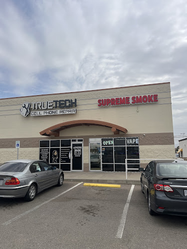 SUPREME Smoke shop in El Paso