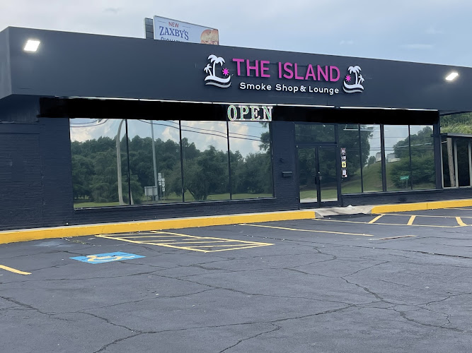 The Island Smoke Shop & Lounge in Laurinburg