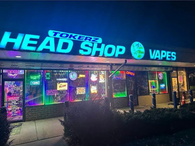 Tokerz Headshop and Vapes LLC in Aurora