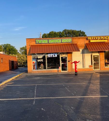 Twins Smoke Shop in Willowick