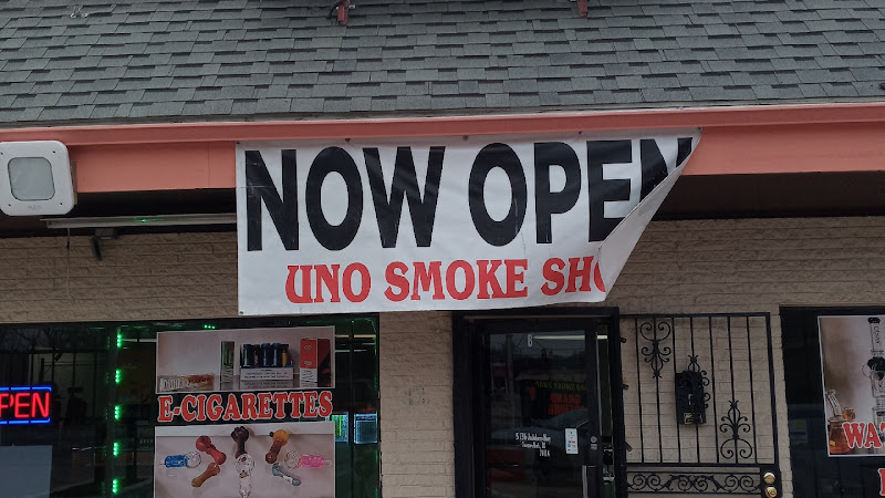 UNO Smoke Shop in Westworth Village