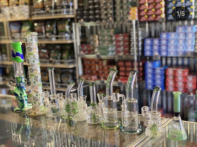 Vape & Roll With It in Ambridge