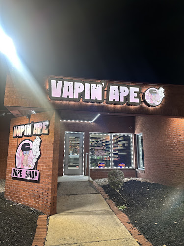 Vapin’ Ape in Warren