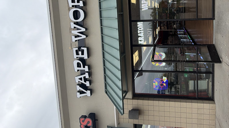 Vapor World & tobacco in La Junta