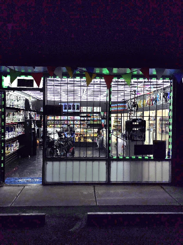 Wanna puff smokeshop in Tucson