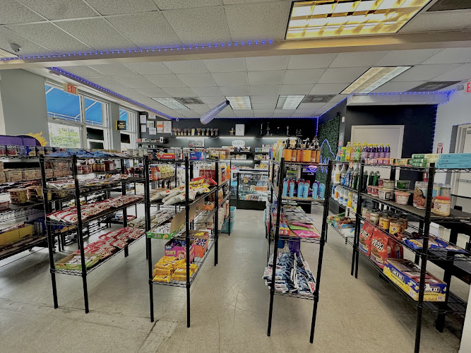 White Cloud Market & Vape in Hialeah