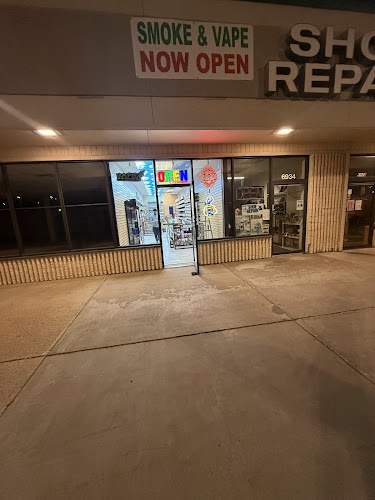 Wooden smoke and vape in Colorado Springs
